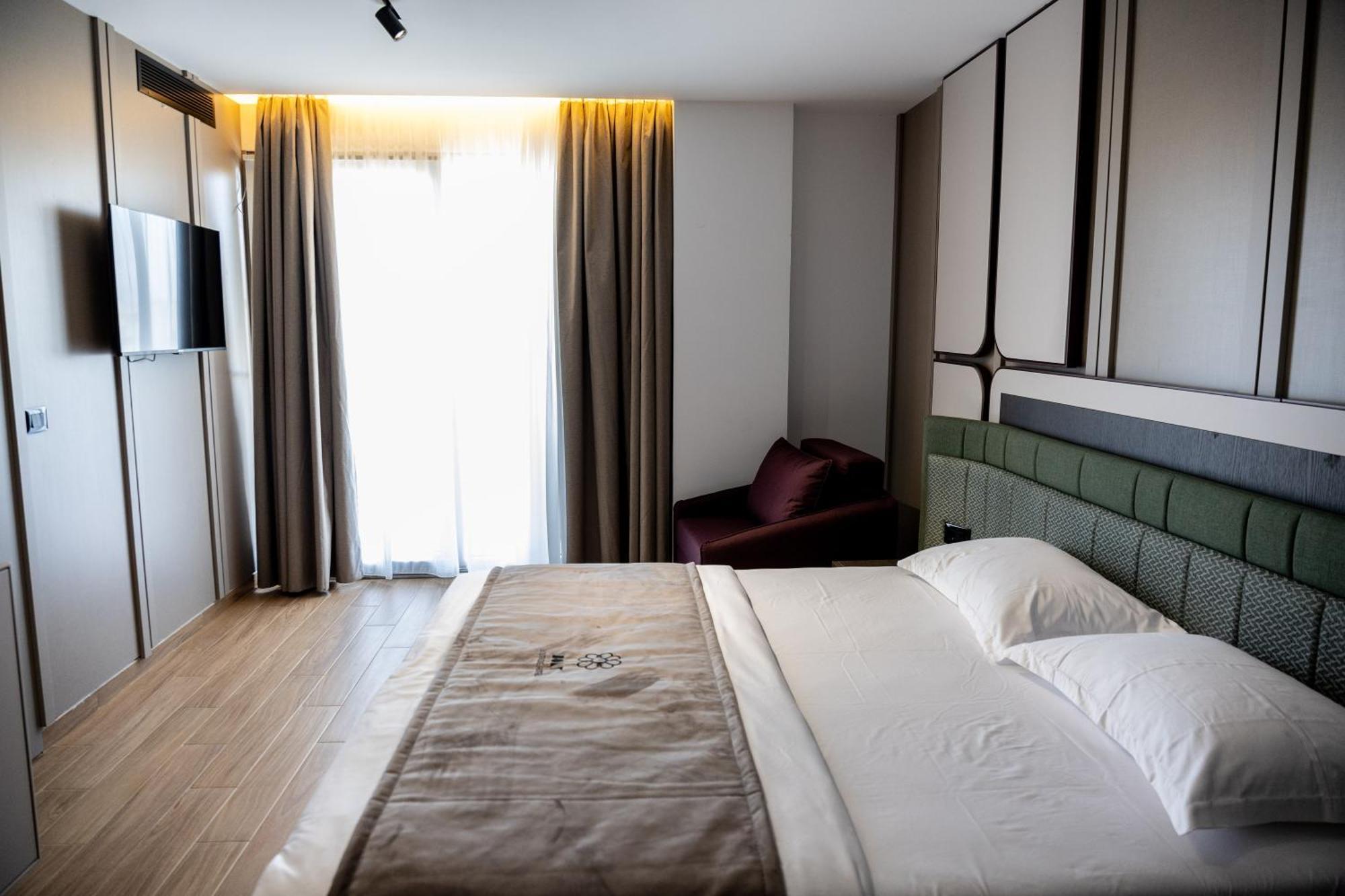 Bolt Boutique Hotel 4*