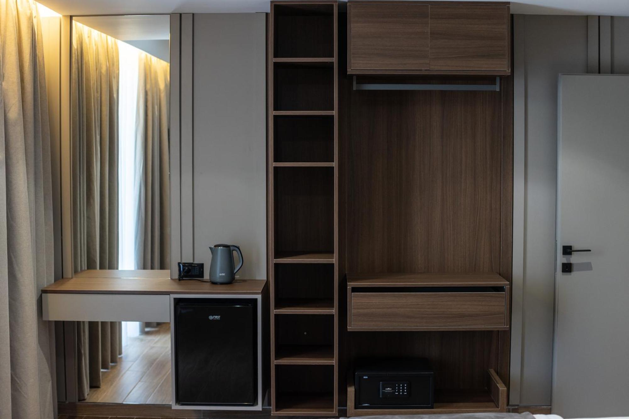 Bolt Boutique 4*